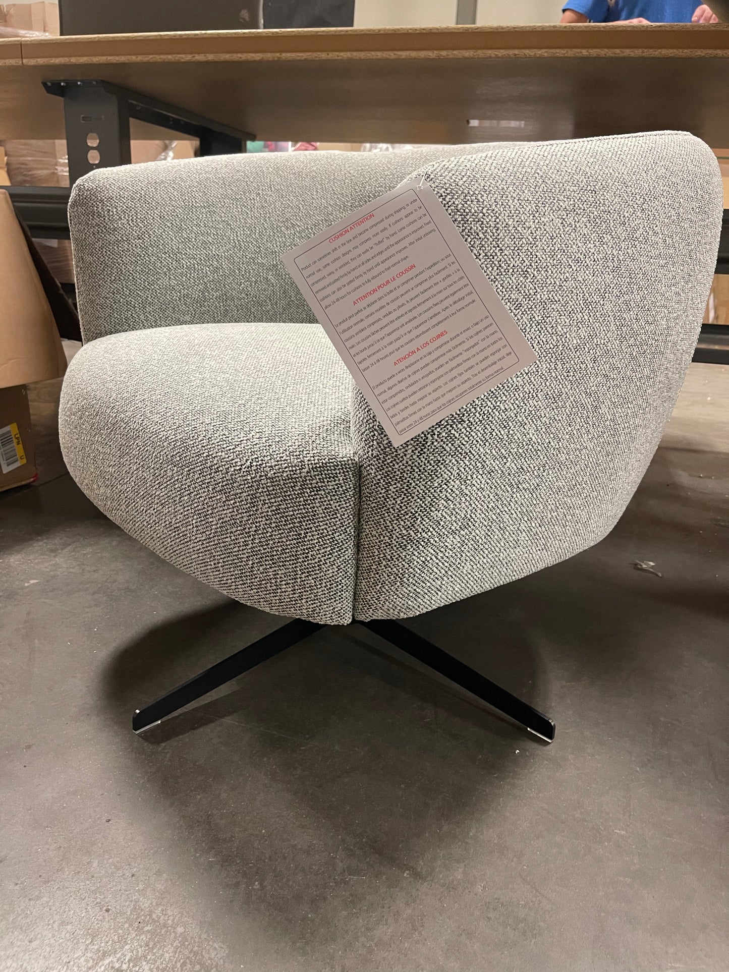 Morpho Swivel Upholstered Armchair Plywood Frame